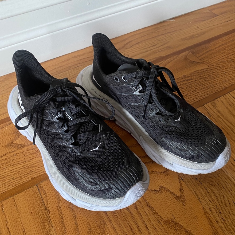 Hoka One One Womens Clifton Edge Black Running Shoes Size
5 Medium (B M)